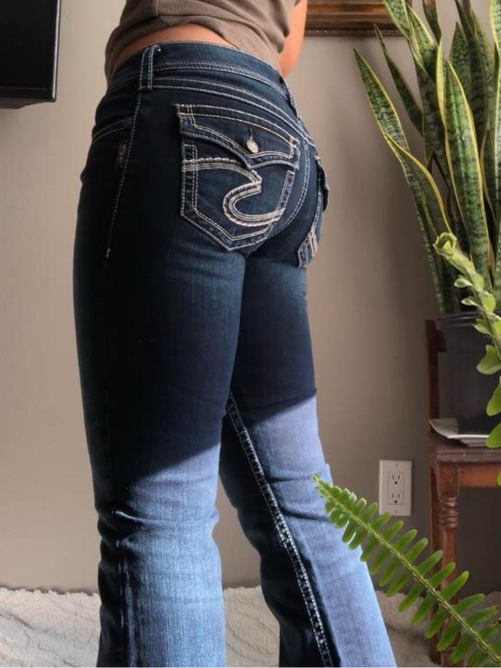 Silver Jeans Blue Bootcut Jeans with Contrast Pocket Stitching